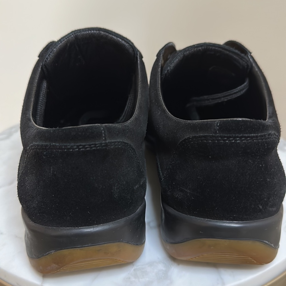 Louis Vuitton Men’s Suede Sport Sneaker - Picture 3 of 8